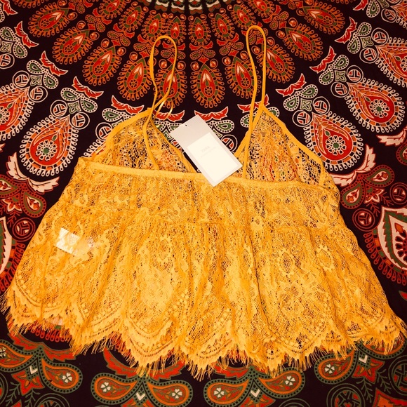 LACE TOP - Picture 2 of 4